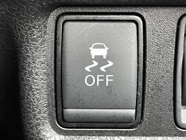 ノート ｅ－パワー　Ｘ　純正ナビ（ＴＶ／Ｂｌｕｅｔｏｏｔｈ／ＣＤ／ＤＶＤ）／全方位カメラ／前方ドライブレコーダー／ＥＴＣ／コーナーセンサー／衝突軽減防止装置／横滑り防止装置／パーキングセンサー／純正フロアマット／スペアキー（36枚目）