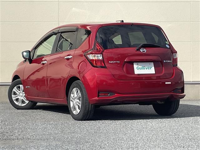 ノート ｅ－パワー　Ｘ　純正ナビ（ＴＶ／Ｂｌｕｅｔｏｏｔｈ／ＣＤ／ＤＶＤ）／全方位カメラ／前方ドライブレコーダー／ＥＴＣ／コーナーセンサー／衝突軽減防止装置／横滑り防止装置／パーキングセンサー／純正フロアマット／スペアキー（43枚目）