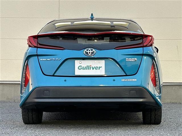 プリウスＰＨＶ Ａレザーパッケージ　ワンオーナー／保証書／オプション１７インチ純正アルミホイール／ブラインドスポットモニター／パーキングアシスト／ステアリングヒーター／ＤＮ席シートヒーター／純正ナビ（ＡＭ／ＦＭ／Ｂｌｕｅｔｏｏｔｈ／ＴＶ（17枚目）