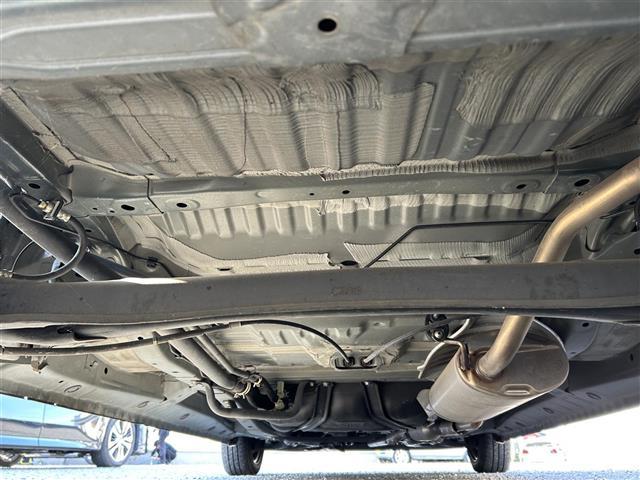 プリウスＰＨＶ Ａレザーパッケージ　ワンオーナー／保証書／オプション１７インチ純正アルミホイール／ブラインドスポットモニター／パーキングアシスト／ステアリングヒーター／ＤＮ席シートヒーター／純正ナビ（ＡＭ／ＦＭ／Ｂｌｕｅｔｏｏｔｈ／ＴＶ（41枚目）