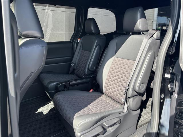 ヴォクシー S-Z 純正メモリナビ(CD/DVD/USB/HDMI/Bluetooth/フルセグ)/バックカメラ/前後ドライブレコーダー/追従型クルーズコントロール/両側スライドドア/ETC2.0/シートヒーター/LED(26枚目)