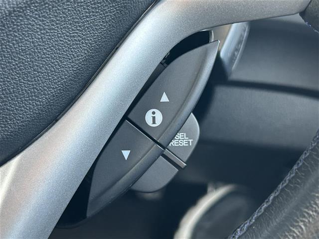 �y�X�e�A�����O�X�C�b�`�z�茳�̃{�^������A���[�^�[�ނ̑��삪�ł���̂ŁA�悻���������Ɉ��S�ɉ^�]�ɏW���ł��܂��I