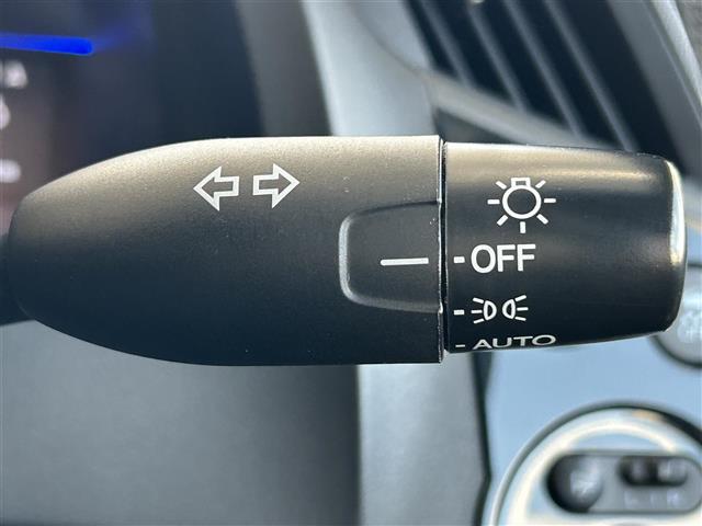 �y�I�[�g���C�g�i�`�t�s�n�j�z�O�̖��邳���V�X�e�������m���āA�����Ńw�b�h���C�g���_�����܂��B�w�b�h���C�g�����Y���h���֗��@�\�ł��B