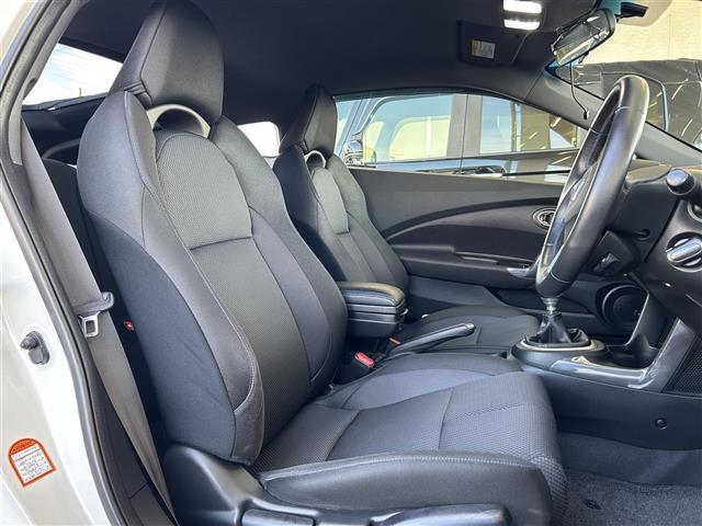 �y�^�]�ȁz����S�n���ǂ��V�[�g�Ȃ̂Œ����Ԃ̉^�]�ł����K�ɂ��߂������������܂��B�V�i�̃t���A�}�b�g�̂��������\�ł��B�f�ډӏ��ȊO�ɂ���]�̎ʐ^���������܂����炨�C�y�ɂ��₢���킹�������B