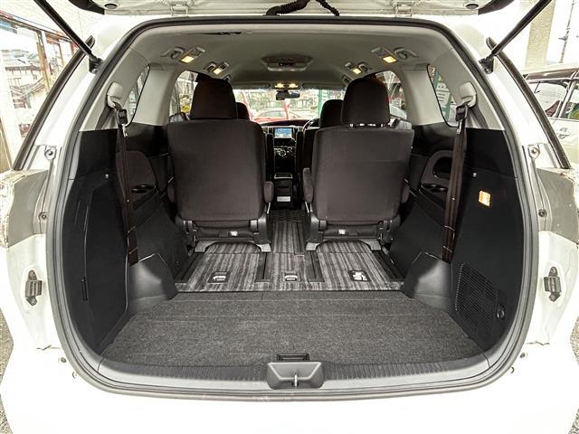 ラゲッジスペース】リアシートを倒せばこの大容量！！ダンボールなどの大きい荷物も釣り具などの長尺物まで様々載せられそうです！！