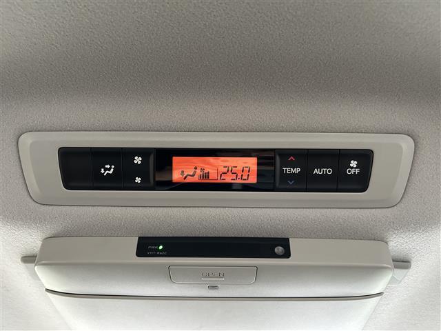 ヴォクシー ハイブリッドV フリップダウンモニター/10型純正ナビ/両側パワースライドドア/DN席シートヒーター/ビルトインETC/前後ドライブレコーダー/LEDヘッドライト/後席独立エアコン/スペアキー(38枚目)