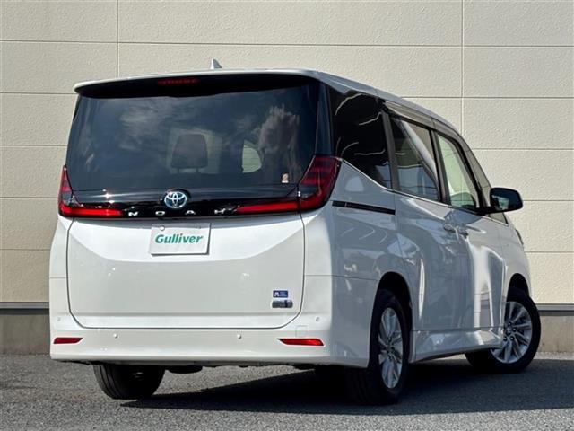 ノア ハイブリッドＺ　純正メモリナビ（ＡＭ／ＦＭ／ＣＤ／ＵＳＢ／フルセグ）／バックカメラ／前後ドライブレコーダー／追従型クルーズコントロール／両側パワースライドドア／後席モニタ－／ＥＴＣ２．０／ＬＥＤヘッドライト（16枚目）