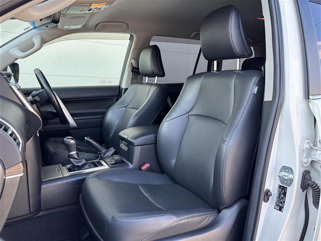 ランドクルーザープラド TZ-G 純正ナビ(AM/FM/CD/DVD/USB/Bluetooth/フルセグ)/全方位カメラ/前方ドライブレコーダー/前後コーナーセンサー/追従型クルコン/ETC2.0/SoundWaveセキュリティ(24枚目)