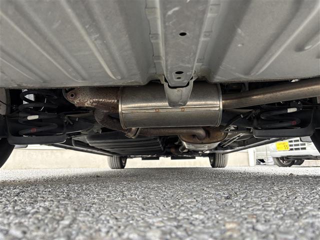 【下廻り】目立つ錆や、オイル漏れもなく安心です。掲載箇所以外にご希望の写真がございましたら、お気軽にお問い合わせ下さい。メールや郵送でお送りさせていただきます。