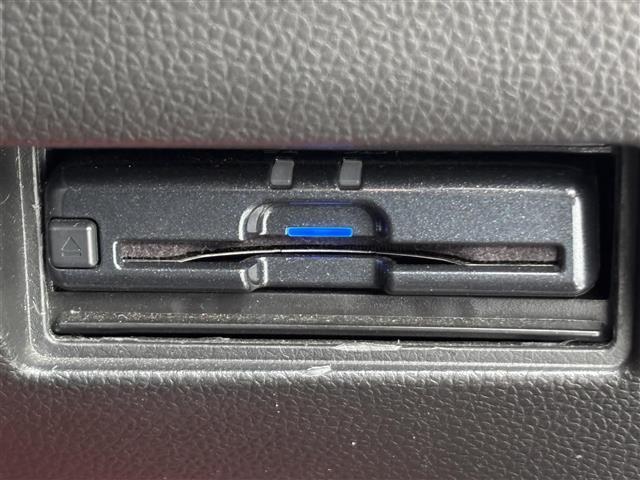 スイフトスポーツ ベースグレード　純正ナビ　（ＣＤ／ＤＶＤ／ＴＶ／Ｂｌｕｅｔｏｏｔｈ）／全方位カメラ／追従クルーズコントロール／前後ドライブレコーダー／シートヒーター／社外エアロ／パドルシフト／スペアキー（32枚目）