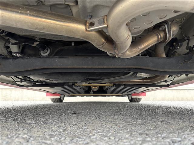 スイフトスポーツ ベースグレード　純正ナビ　（ＣＤ／ＤＶＤ／ＴＶ／Ｂｌｕｅｔｏｏｔｈ）／全方位カメラ／追従クルーズコントロール／前後ドライブレコーダー／シートヒーター／社外エアロ／パドルシフト／スペアキー（41枚目）