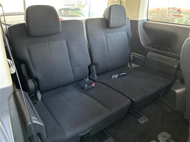 デリカＤ：５ ローデスト　Ｄ　パワーパッケージ　メーカオプションナビ（ＡＭ／ＦＭ／ｉＰｏｄ／Ｂｌｕｅｔｏｏｔｈ／フルセグＴＶ）／ブルバー／リアラダー／ルーフレール／バックカメラ／クルーズコントロール／両側パワースライドドア／ＥＴＣ／／シートヒーター（26枚目）