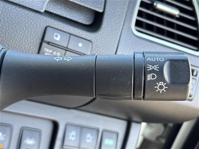 セレナ ハイウェイスターG S-HVアドバンスドセーフティ 純正ナビ(CD/DVD/USB/Bluetooth/ワンセグ)/アラウンドビューモニター/サイドエアロ/クルーズコントロール/両側パワスラ/ETC/LEDヘッドライト/後席モニター/社外スタッドレス付(10枚目)