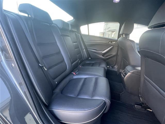 アテンザセダン ２５Ｓ　Ｌパッケージ　純正メモリナビ（ＡＭ／ＦＭ／ＣＤ／ＤＶＤ／Ｂｌｕｅｔｏｏｔｈ／ワンセグ）／バックカメラ／クルーズコントロール／ＥＴＣ／レザーシート／ヒートシーター／ハンドルヒーター／ヘッドアップディスプレイ／社外ＡＷ（23枚目）