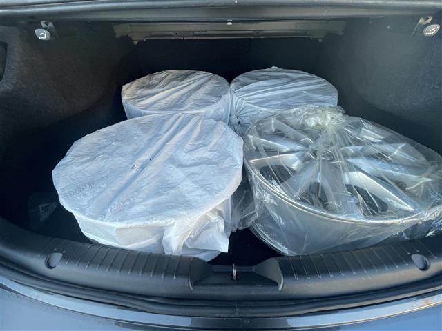 アテンザセダン ２５Ｓ　Ｌパッケージ　純正メモリナビ（ＡＭ／ＦＭ／ＣＤ／ＤＶＤ／Ｂｌｕｅｔｏｏｔｈ／ワンセグ）／バックカメラ／クルーズコントロール／ＥＴＣ／レザーシート／ヒートシーター／ハンドルヒーター／ヘッドアップディスプレイ／社外ＡＷ（25枚目）