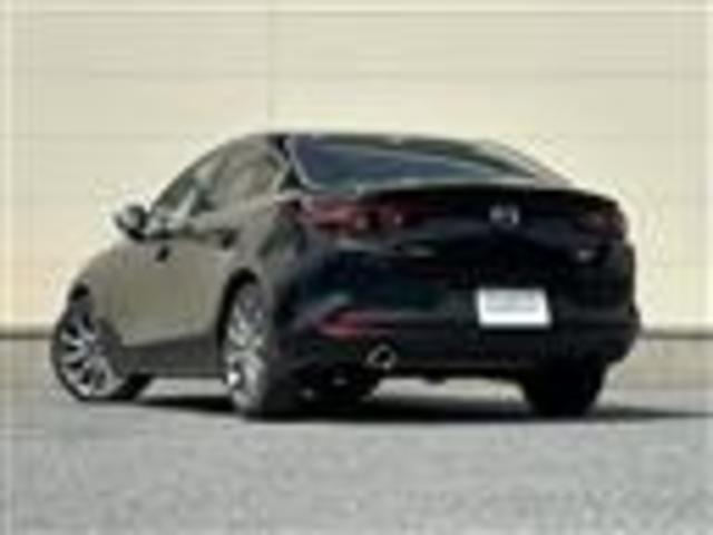 ＭＡＺＤＡ３セダン Ｘ　Ｌパッケージ　メーカーＯＰナビ／ＨＤＭＩ／フルセグテレビ／バックカメラ／ビルトインＥＴＣ／プッシュスタート／シートヒーター／ハンドルヒーター／パワーシー／レーダークルーズコントロール／ＢＯＳＥサウンド／革シート（15枚目）