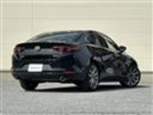ＭＡＺＤＡ３セダン Ｘ　Ｌパッケージ　メーカーＯＰナビ／ＨＤＭＩ／フルセグテレビ／バックカメラ／ビルトインＥＴＣ／プッシュスタート／シートヒーター／ハンドルヒーター／パワーシー／レーダークルーズコントロール／ＢＯＳＥサウンド／革シート（17枚目）