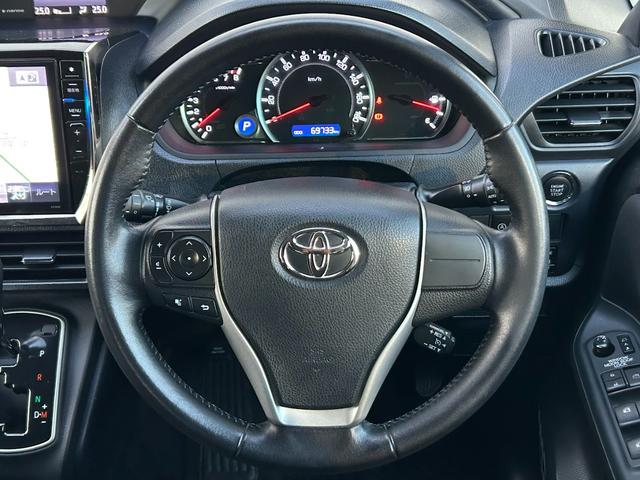 ヴォクシー V 社外ナビ/フルセグTV/Bluetooth接続/バックカメラ/前後ドライブレコーダー/後部座席モニター/サンルーフ/クルーズコントロール/両側パワースライド/純正15インチAW(7枚目)