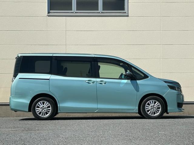 ヴォクシー V 社外ナビ/フルセグTV/Bluetooth接続/バックカメラ/前後ドライブレコーダー/後部座席モニター/サンルーフ/クルーズコントロール/両側パワースライド/純正15インチAW(18枚目)