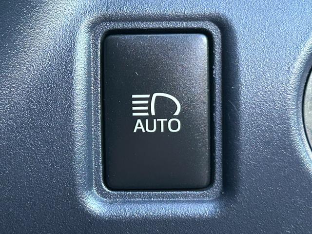 ヴォクシー V 社外ナビ/フルセグTV/Bluetooth接続/バックカメラ/前後ドライブレコーダー/後部座席モニター/サンルーフ/クルーズコントロール/両側パワースライド/純正15インチAW(33枚目)