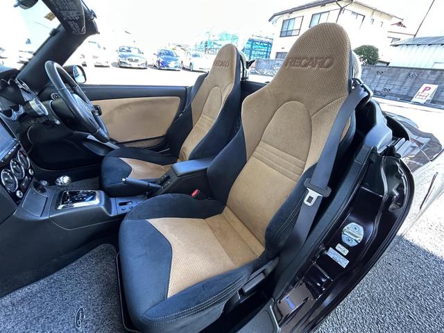 【助手席】きれいな助手席なので家族や友だちに乗ってもらっても安心です！