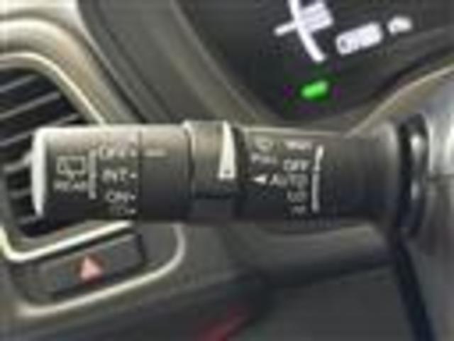 ヴェゼル ハイブリッドZ・ホンダセンシング 純正ナビ(CD/DVD/FM/AM/TV/Bluetooth/HDMI)/バックカメラ/クルーズコントロール/ステアリングスイッチ/ハーフレザーシート/シートヒーター(D/N席)/ETC/純正AW(9枚目)