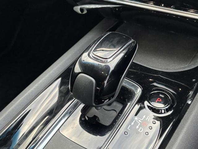 ヴェゼル ハイブリッドZ・ホンダセンシング 純正ナビ(CD/DVD/FM/AM/TV/Bluetooth/HDMI)/バックカメラ/クルーズコントロール/ステアリングスイッチ/ハーフレザーシート/シートヒーター(D/N席)/ETC/純正AW(31枚目)