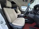 【運転席】座り心地が良いシートなので長時間の運転でも快適にお過ごしいただけます。新品のフロアマットのご注文も可能です。掲載箇所以外にご希望の写真がございましたらお気軽にお問い合わせ下さい。