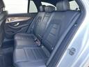 【後部座席】大人が座っても余裕のある広さです!!頭上や足元のスペースも広く取ってあります!