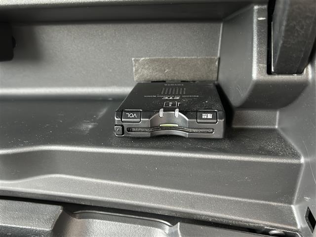 カローラフィールダー １．５Ｘ　エアロツアラー　純正ナビ　フルセグＴＶ　バックカメラ　ＥＴＣ　オートライト　盗難防止装置　純正ＬＥＤルームランプ　純正フットランプ　純正ドアバイザー　フロアマット　社外１５インチＡＷ　スペアキー　リモコンキー（20枚目）