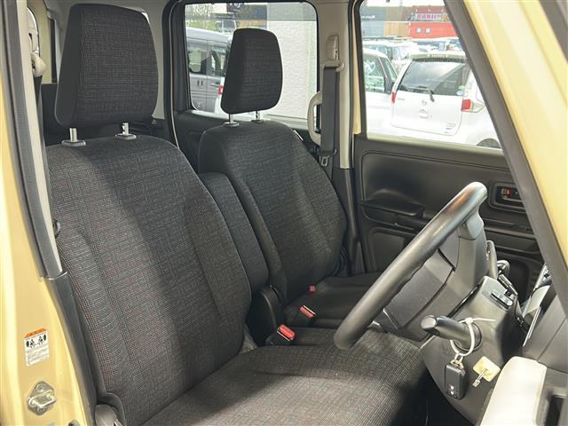 スペーシア ハイブリッドＧ　ＣＤ／ＣＤチェンジャー　両側スライドドア　純正フロアマット　純正ドアバイザー　横滑り防止装置　盗難防止装置　オートライト　アイドリングストップ　ベンチシート　スマートキー　スペアキー　冬タイヤ×４（6枚目）