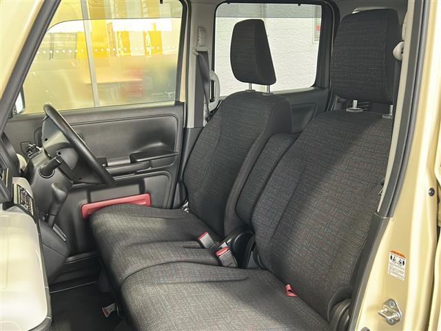 スペーシア ハイブリッドＧ　ＣＤ／ＣＤチェンジャー　両側スライドドア　純正フロアマット　純正ドアバイザー　横滑り防止装置　盗難防止装置　オートライト　アイドリングストップ　ベンチシート　スマートキー　スペアキー　冬タイヤ×４（7枚目）