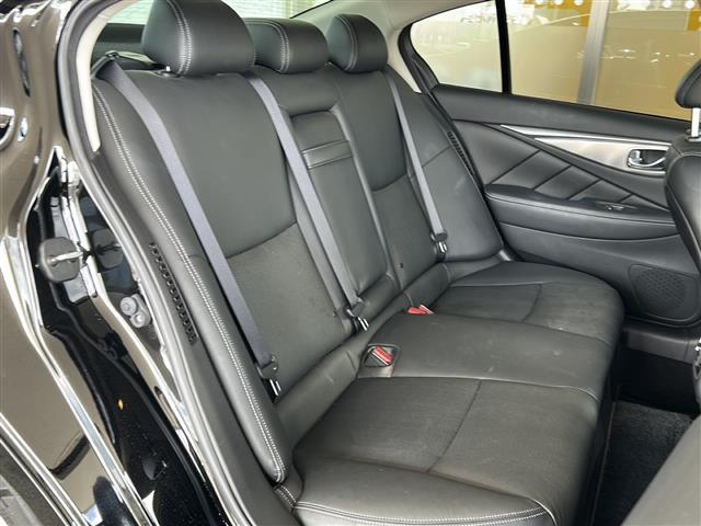 スカイライン 350GT ハイブリッド タイプSP 純正ナビ/本革シート/前席パワーシート/前席シートヒーター/D席シートメモリー/レーダークルーズコントロール/アラウンドビューモニター/コーナーセンサー/ドライブレコーダー/パドルシフト/スペアキー有(3枚目)