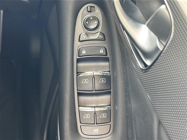 スカイライン 350GT ハイブリッド タイプSP 純正ナビ/本革シート/前席パワーシート/前席シートヒーター/D席シートメモリー/レーダークルーズコントロール/アラウンドビューモニター/コーナーセンサー/ドライブレコーダー/パドルシフト/スペアキー有(18枚目)