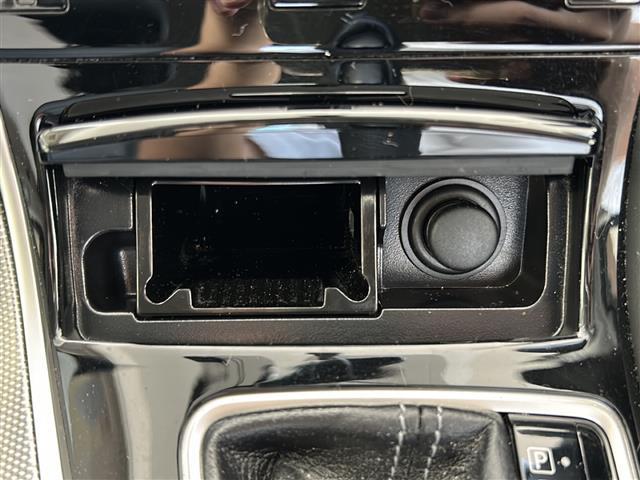 スカイライン 350GT ハイブリッド タイプSP 純正ナビ/本革シート/前席パワーシート/前席シートヒーター/D席シートメモリー/レーダークルーズコントロール/アラウンドビューモニター/コーナーセンサー/ドライブレコーダー/パドルシフト/スペアキー有(21枚目)