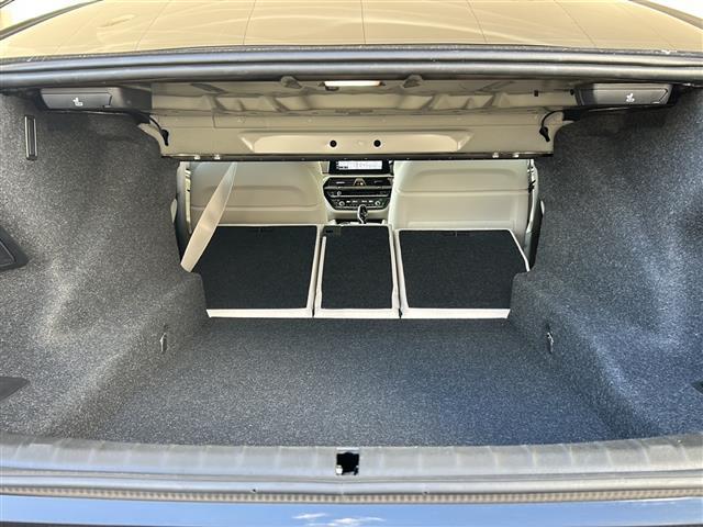 ５シリーズ ５２３ｄ　Ｍスポーツ　ワンオーナー　純正ナビ　フルセグＴＶ　全周囲カメラ　パワーバックドア　シートヒーター　シートベンチレーター　パワーシート　レーダークルーズコントロール　クリアランスソナー　オートマチックハイビーム（6枚目）