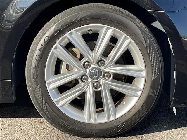 クラウンハイブリッド アスリートＳ　純正ナビ／フルセグＴＶ／全周囲カメラ／ドライブレコーダー／レーダークルーズコントロール／プリクラッシュセーフティシステム／コーナーセンサー／シートヒーター／パワーシート／ビルトインＥＴＣ／スペアキー（15枚目）