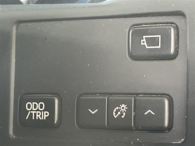 クラウンハイブリッド アスリートＳ　純正ナビ／フルセグＴＶ／全周囲カメラ／ドライブレコーダー／レーダークルーズコントロール／プリクラッシュセーフティシステム／コーナーセンサー／シートヒーター／パワーシート／ビルトインＥＴＣ／スペアキー（25枚目）