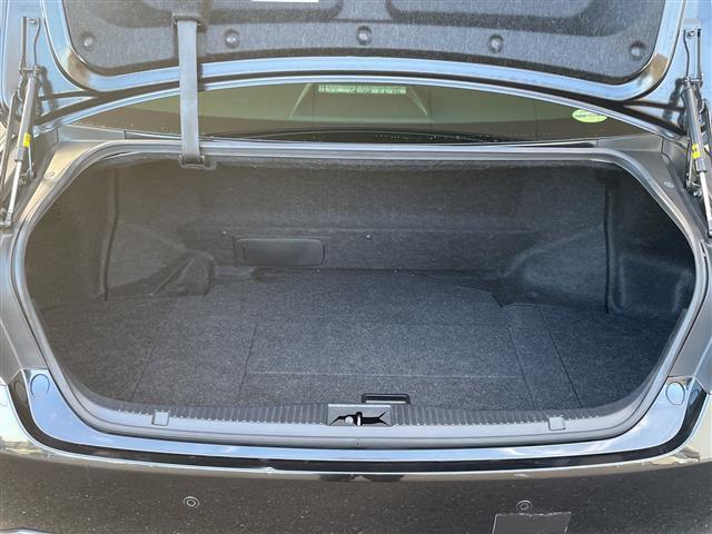 クラウンハイブリッド アスリートＳ　純正ナビ／フルセグＴＶ／全周囲カメラ／ドライブレコーダー／レーダークルーズコントロール／プリクラッシュセーフティシステム／コーナーセンサー／シートヒーター／パワーシート／ビルトインＥＴＣ／スペアキー（27枚目）