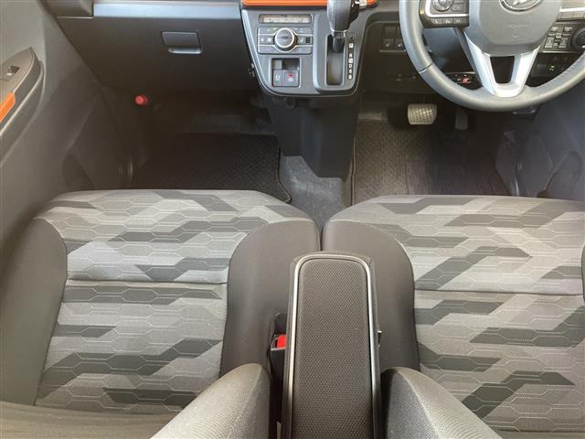 タント ファンクロスターボ　ワンオーナー／純正ナビ／フルセグＴＶ／ブラインドスポットモニター／パノラミックビューモニター／両側パワースライドドア／シートヒーター／スマートアシスト／ドライブレコーダー／ビルトインＥＴＣ／スペアキー（6枚目）