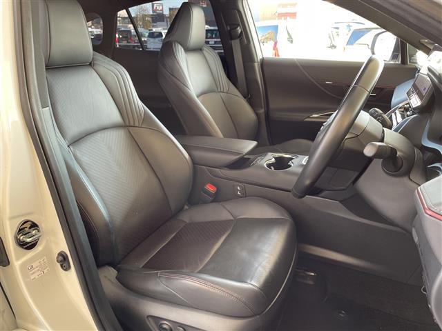 ハリアーＰＨＥＶ Ｚ　ワンオーナー／モデリスタ／ＪＢＬ／純正ディスプレイオーディオ（ナビキット付き）／フルセグＴＶ／調光パノラマルーフ／アラウンドビューモニター／ブラインドスポットモニター／置くだけ充電／１００Ｖ電源／（4枚目）