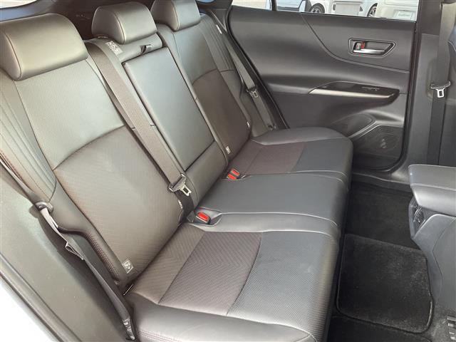 ハリアーＰＨＥＶ Ｚ　ワンオーナー／モデリスタ／ＪＢＬ／純正ディスプレイオーディオ（ナビキット付き）／フルセグＴＶ／調光パノラマルーフ／アラウンドビューモニター／ブラインドスポットモニター／置くだけ充電／１００Ｖ電源／（6枚目）