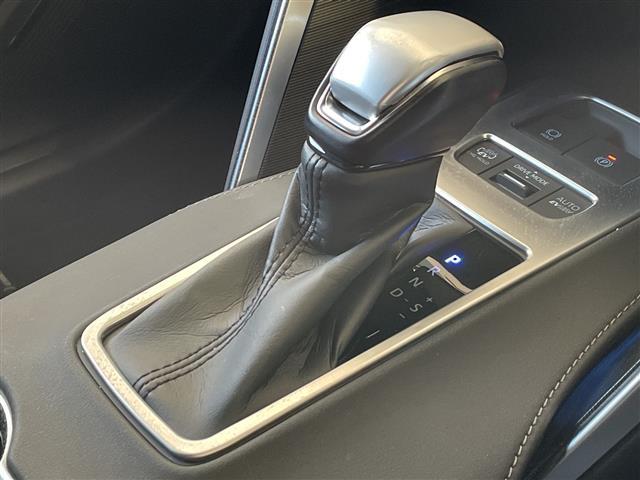 ハリアーＰＨＥＶ Ｚ　ワンオーナー／モデリスタ／ＪＢＬ／純正ディスプレイオーディオ（ナビキット付き）／フルセグＴＶ／調光パノラマルーフ／アラウンドビューモニター／ブラインドスポットモニター／置くだけ充電／１００Ｖ電源／（15枚目）