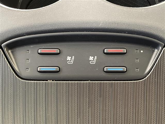 ハリアーＰＨＥＶ Ｚ　ワンオーナー／モデリスタ／ＪＢＬ／純正ディスプレイオーディオ（ナビキット付き）／フルセグＴＶ／調光パノラマルーフ／アラウンドビューモニター／ブラインドスポットモニター／置くだけ充電／１００Ｖ電源／（18枚目）