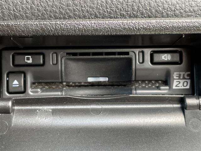 ハリアーＰＨＥＶ Ｚ　ワンオーナー／モデリスタ／ＪＢＬ／純正ディスプレイオーディオ（ナビキット付き）／フルセグＴＶ／調光パノラマルーフ／アラウンドビューモニター／ブラインドスポットモニター／置くだけ充電／１００Ｖ電源／（22枚目）