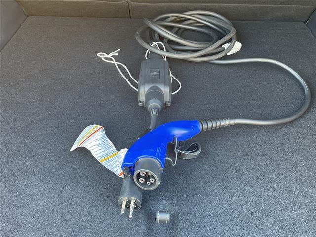 ハリアーＰＨＥＶ Ｚ　ワンオーナー／モデリスタ／ＪＢＬ／純正ディスプレイオーディオ（ナビキット付き）／フルセグＴＶ／調光パノラマルーフ／アラウンドビューモニター／ブラインドスポットモニター／置くだけ充電／１００Ｖ電源／（26枚目）