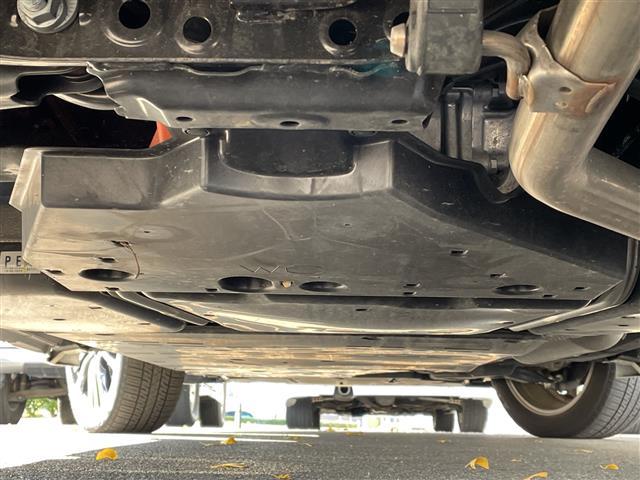 ハリアーＰＨＥＶ Ｚ　ワンオーナー／モデリスタ／ＪＢＬ／純正ディスプレイオーディオ（ナビキット付き）／フルセグＴＶ／調光パノラマルーフ／アラウンドビューモニター／ブラインドスポットモニター／置くだけ充電／１００Ｖ電源／（41枚目）