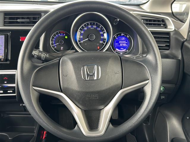 フィット １３Ｇ・Ｆパッケージ　社外メモリナビ（ＡＶＩＣ－ＲＺ３３）（ＵＳＢ／ＳＤ／ＴＶ／ＤＶＤ／ＣＤ）／バックカメラ／前方ドライブレコーダー／ＥＴＣ／ＬＥＤヘッドライト／スマートキー／スペアキー／フロアマット／ＥＣＯＮ（11枚目）