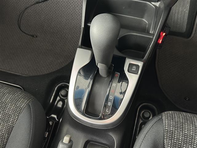 フィット １３Ｇ・Ｆパッケージ　社外メモリナビ（ＡＶＩＣ－ＲＺ３３）（ＵＳＢ／ＳＤ／ＴＶ／ＤＶＤ／ＣＤ）／バックカメラ／前方ドライブレコーダー／ＥＴＣ／ＬＥＤヘッドライト／スマートキー／スペアキー／フロアマット／ＥＣＯＮ（18枚目）