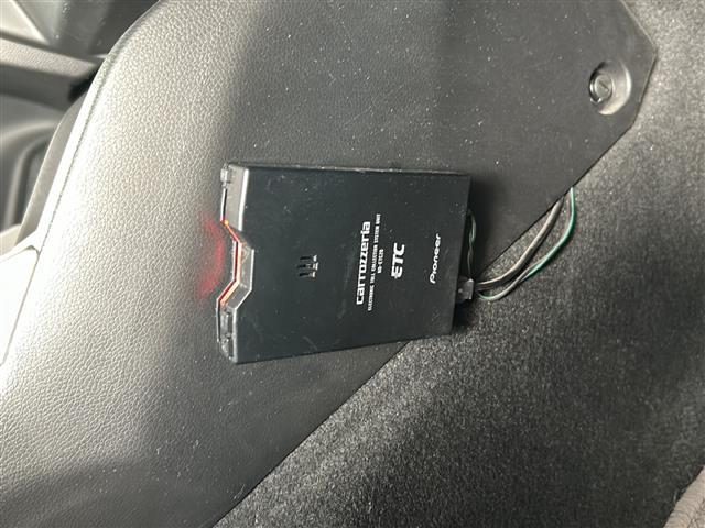 フィット １３Ｇ・Ｆパッケージ　社外メモリナビ（ＡＶＩＣ－ＲＺ３３）（ＵＳＢ／ＳＤ／ＴＶ／ＤＶＤ／ＣＤ）／バックカメラ／前方ドライブレコーダー／ＥＴＣ／ＬＥＤヘッドライト／スマートキー／スペアキー／フロアマット／ＥＣＯＮ（23枚目）